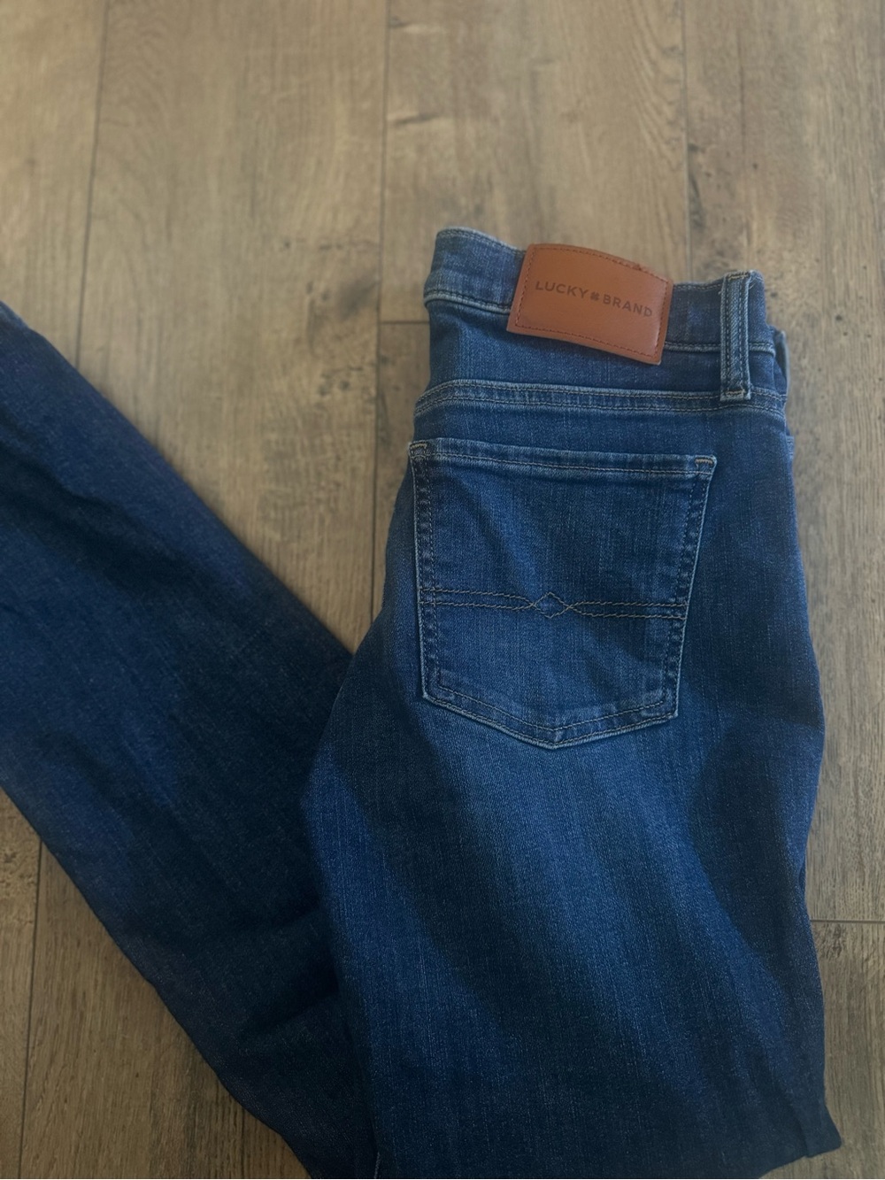 Lucky brand mid rise straight dark wash jeans
